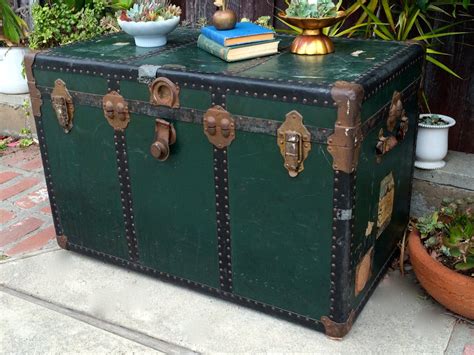 old steamer trunks antique trunk.